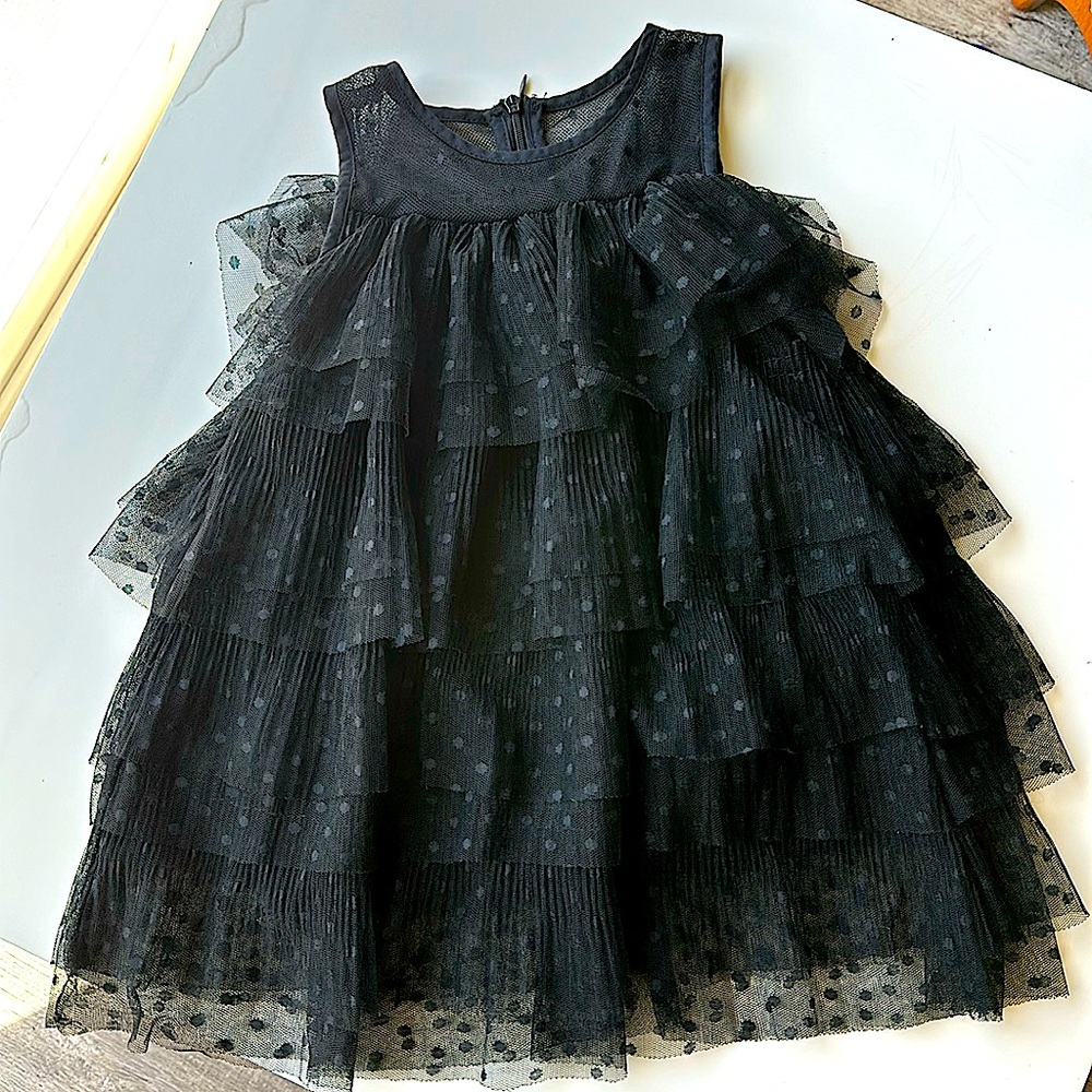 Cute black dress